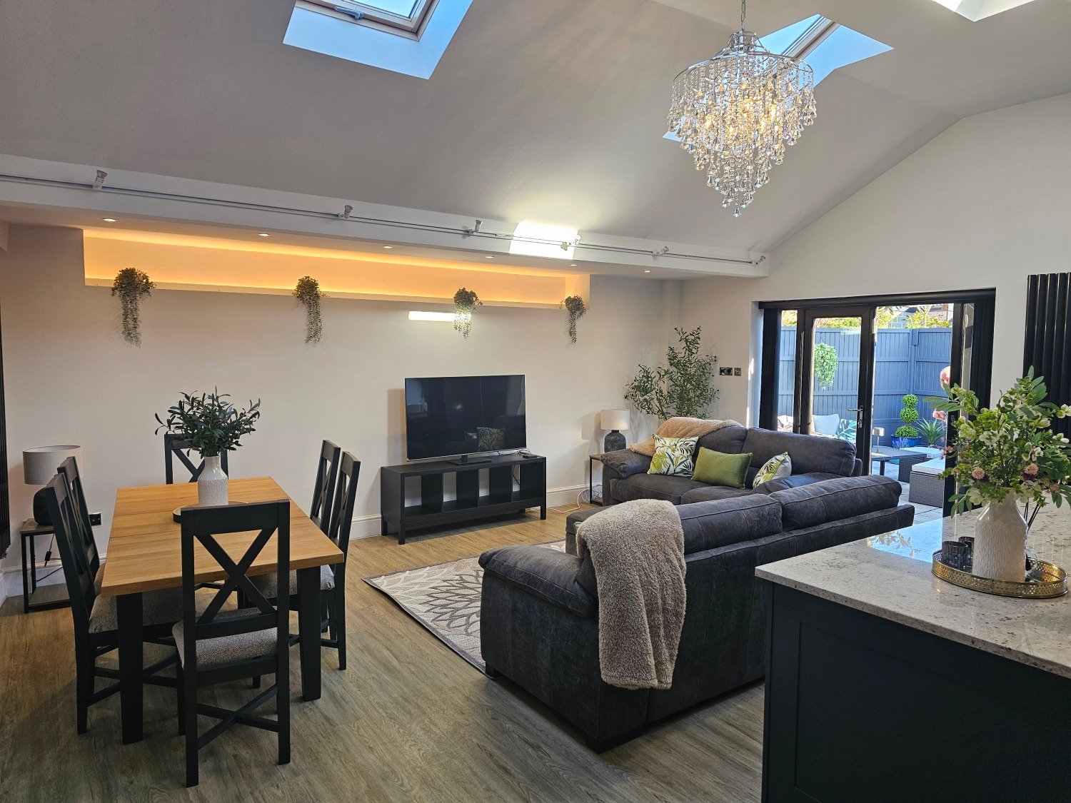 fd9a54fc42b712e44e0391d6df41492591b98106737b808ccf992a9e72d1f35d (1)